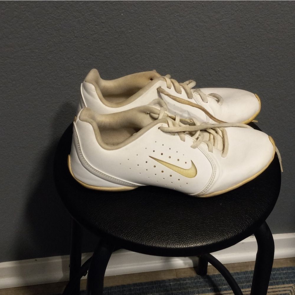 Nike Sideline Cheer Sneakers